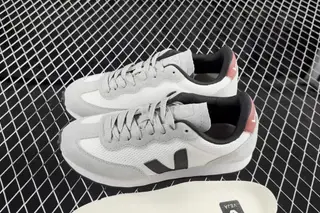 Veja Rio Branco Low-Top Lifestyle Sneakers White Black Pink