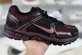 Nike Vomero 5 Low-Top Running Shoes Black Red