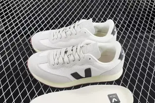 Veja Rio Branco Low-Top Lifestyle Sneakers White Grey Black