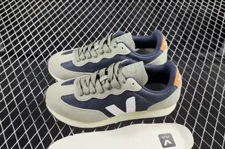 Veja Rio Branco Low-Top Lifestyle Sneakers Grey