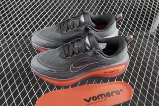 Nike Vomero Plus Low-Top Chunky Sneakers Grey Orange