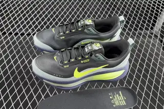Nike Vomero 18 Low-Top Running Shoes Multi