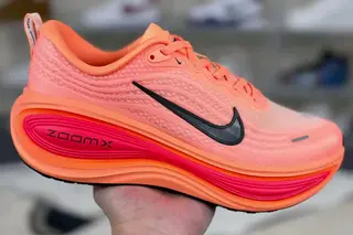 Nike Vomero Plus Zoomx Low-Top Running Shoes Orange