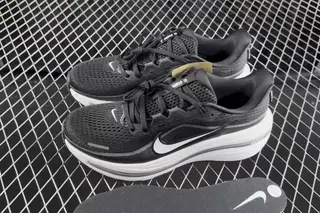 Nike Zoom Winflo 12 Low-Top Running Shoes Multi (NIKEZO-67)
