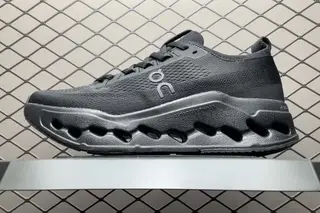 On Cloudsurfer Max Low-Top Sneakers Multi