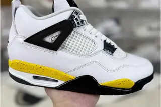 Jordan 4 Mid-Top Basketball Shoes White Yellow