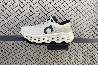On Cloudmonster 3 Low-Top Sneakers White