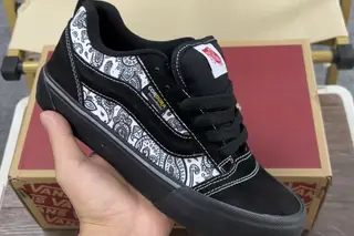 Vans Knu Skool Low-Top Lifestyle Sneakers Black