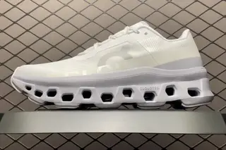 On Cloudmonster Low-Top Sneakers Multi