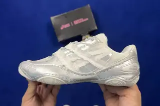 Asics Hypersync Low-Top Lifestyle Sneakers Silver Grey