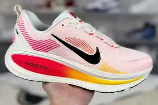 Nike Vomero 18 Low-Top Running Shoes White Orange