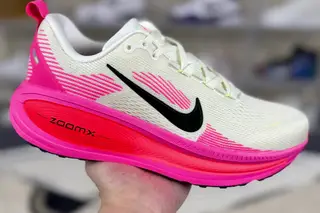 Nike Vomero 18 Low-Top Running Shoes White Pink