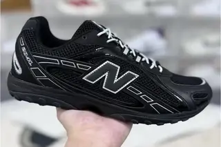 New Balance Miu Low-Top Running Shoes Black White