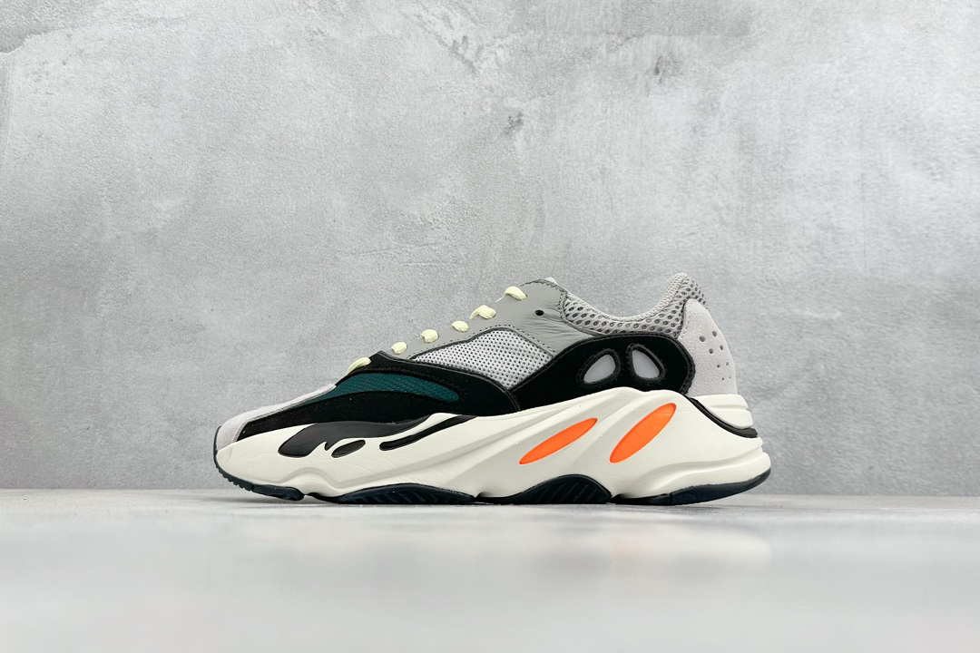 Yeezy Sneakers