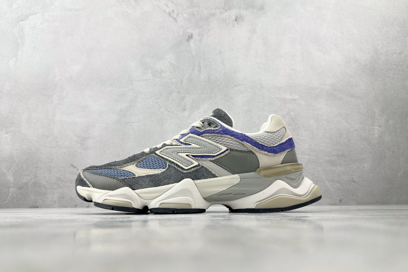 New Balance 9060 Sneakers