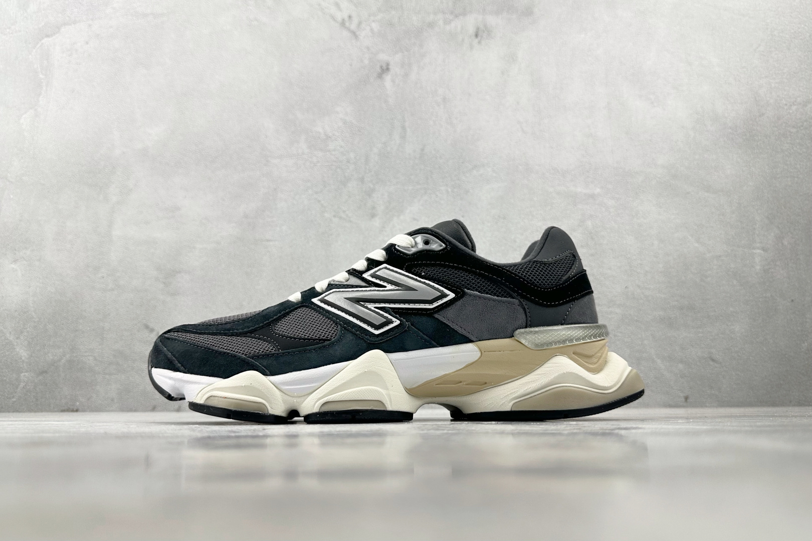 New Balance 9060 Sneakers