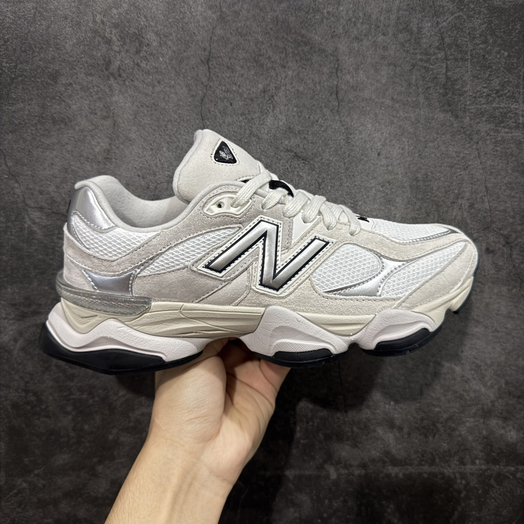 New Balance Sneakers