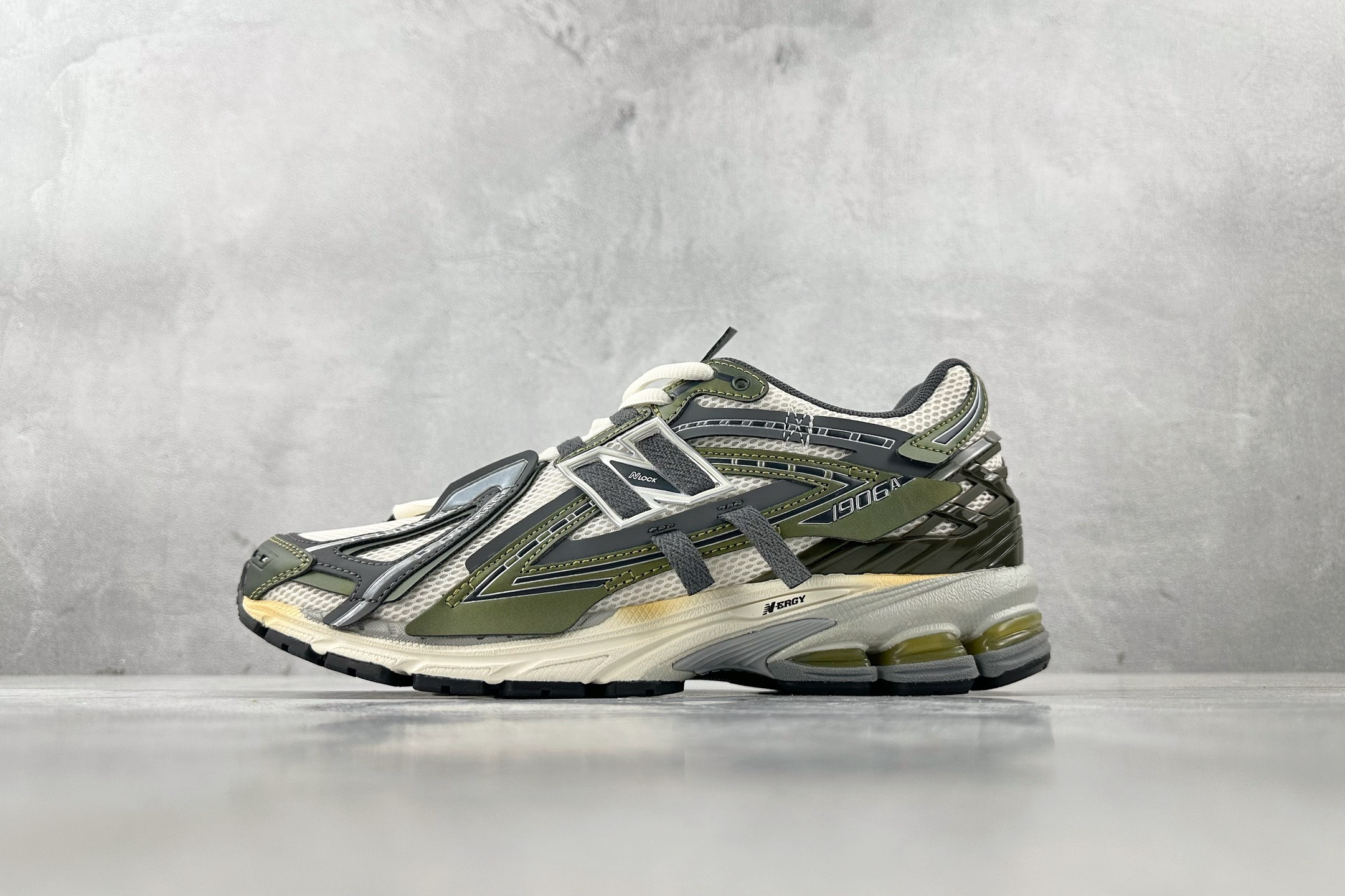 New Balance Sneakers