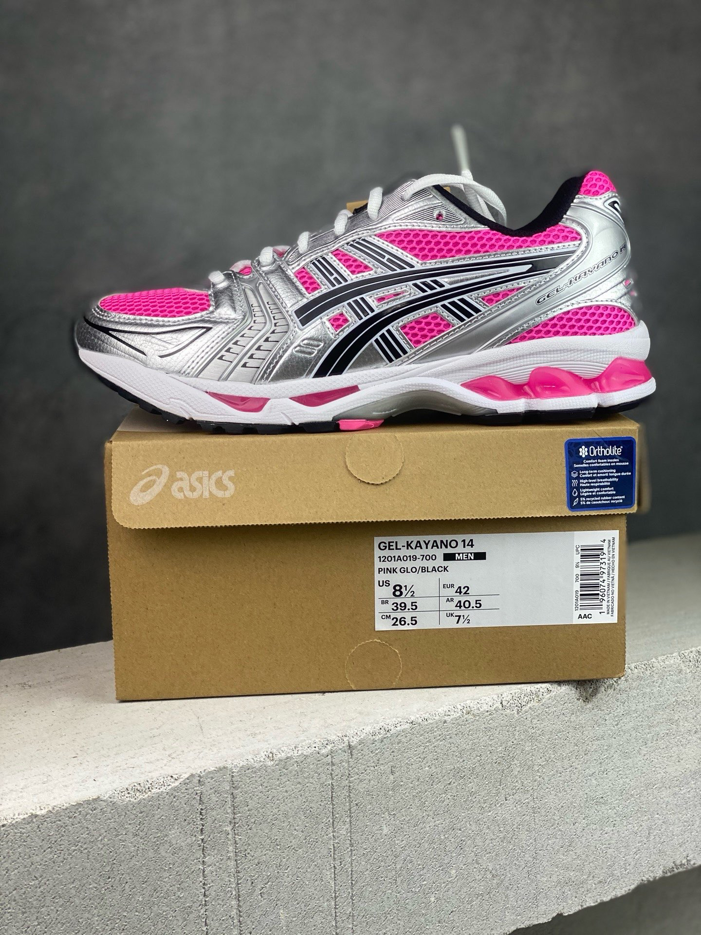 ASICS Sneakers