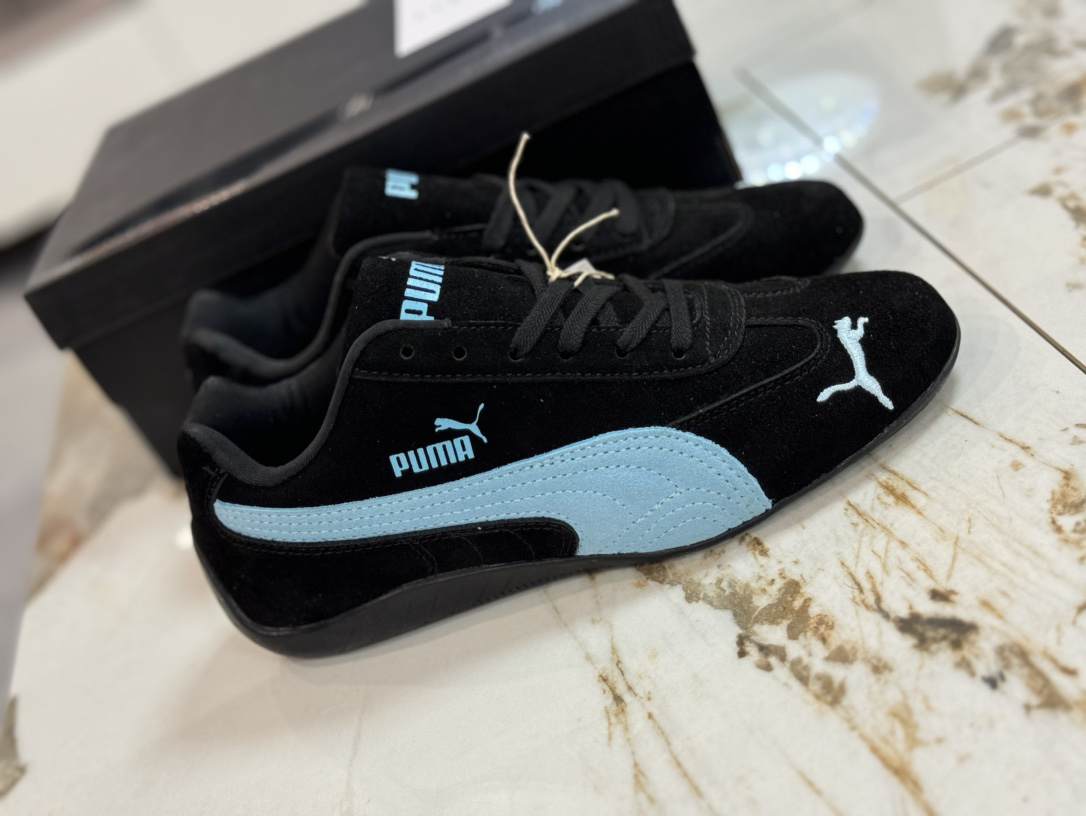 PUMA Sneakers