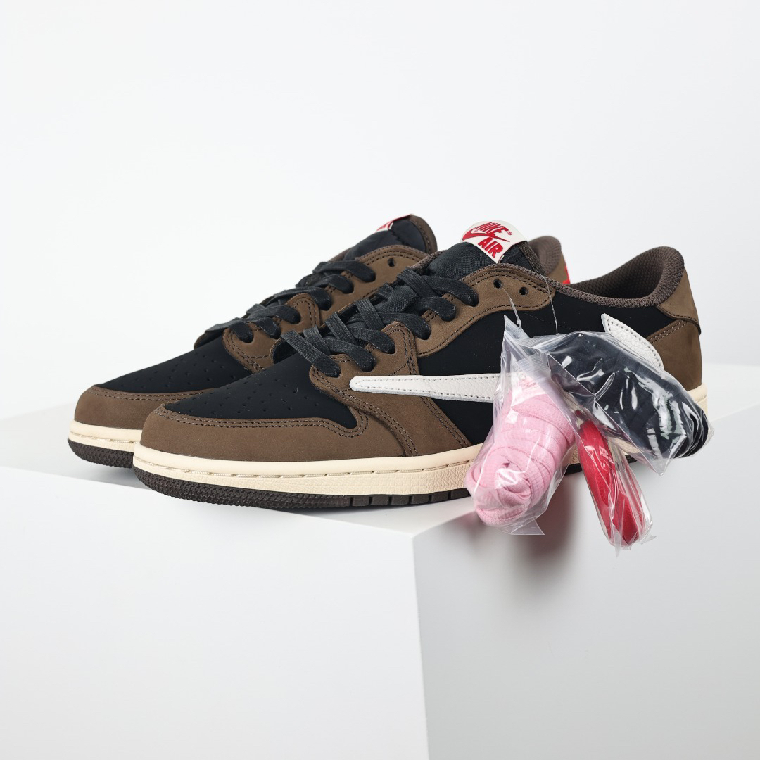 Jordan Air Jordan 1 Low Sneakers