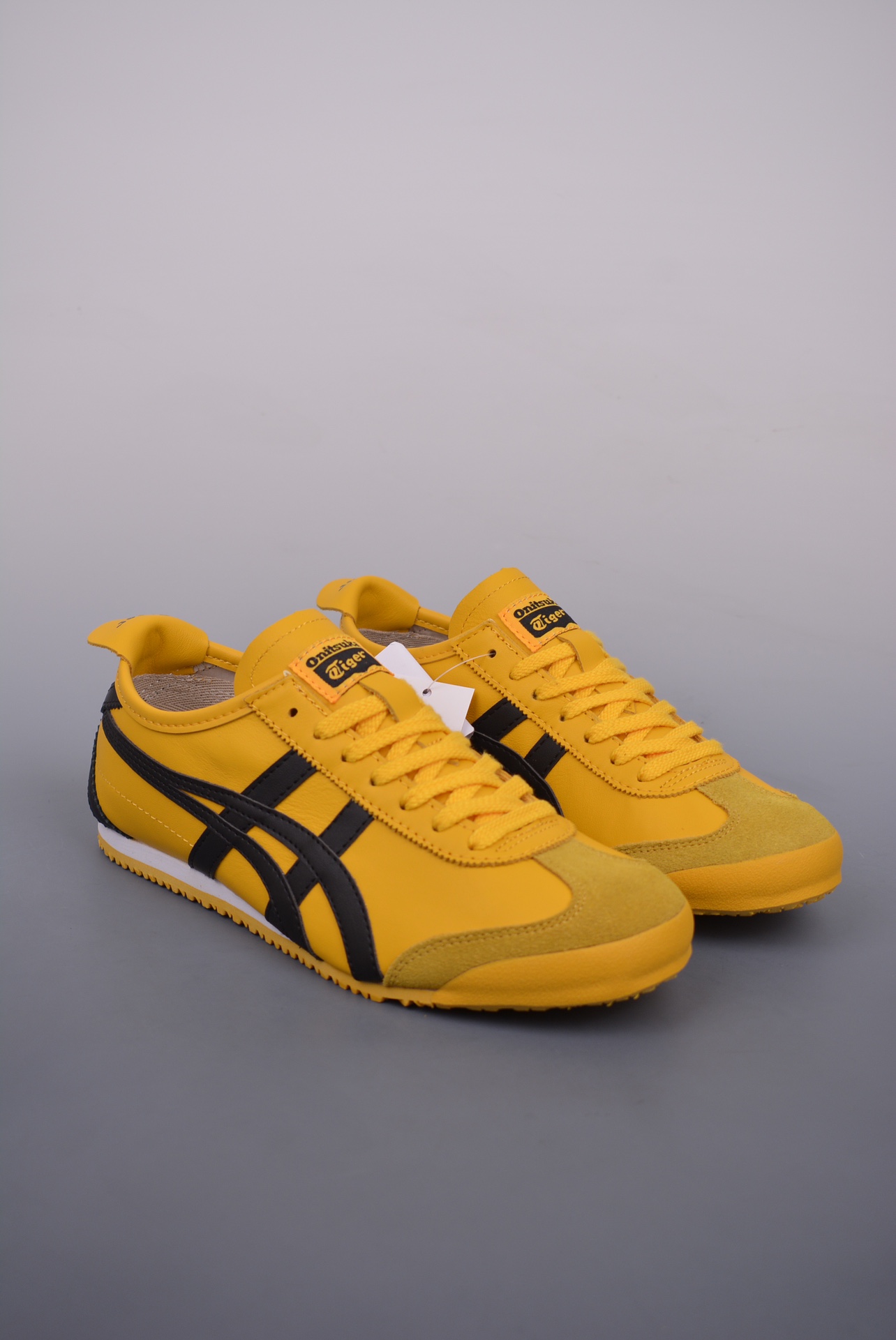 ASICS Sneakers