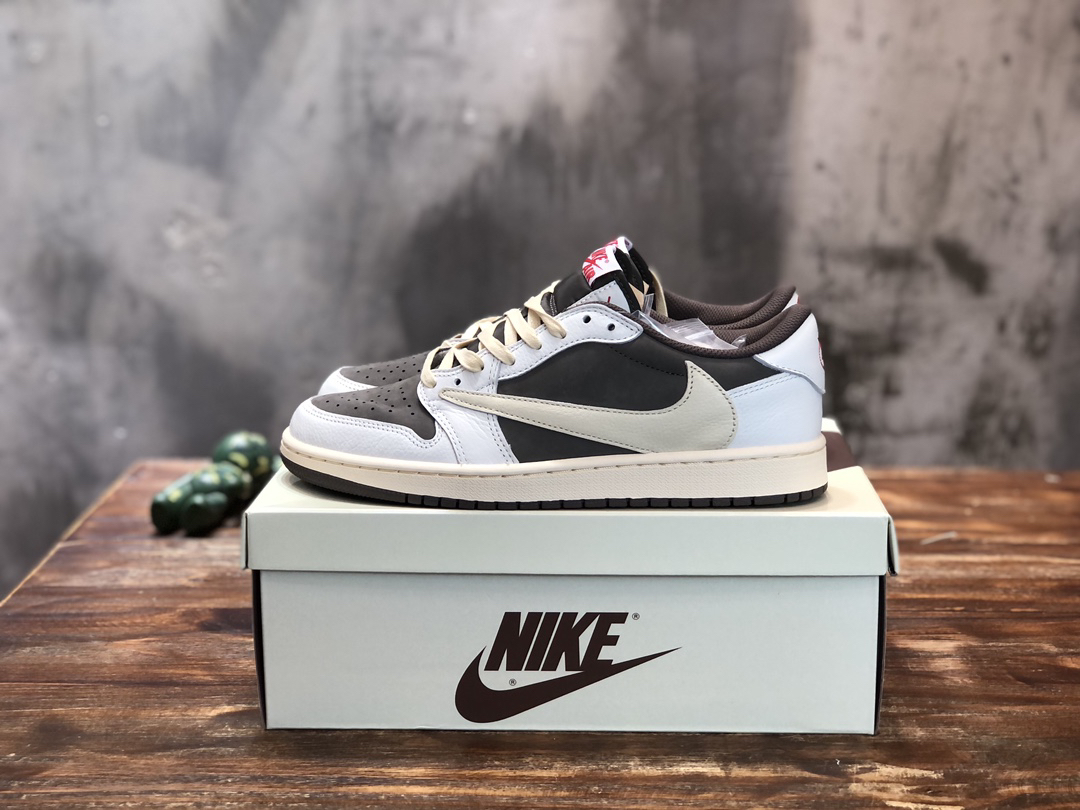 Jordan Air Jordan 1 Low Sneakers