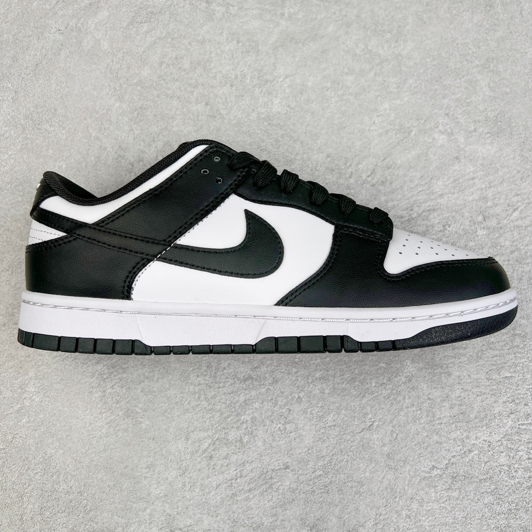 Nike Dunk Low Sneakers