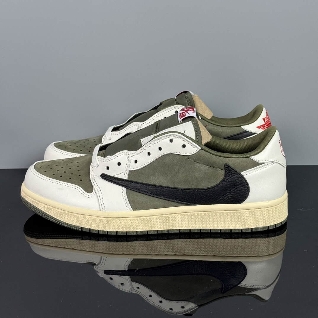 Jordan Air Jordan 1 Low Sneakers