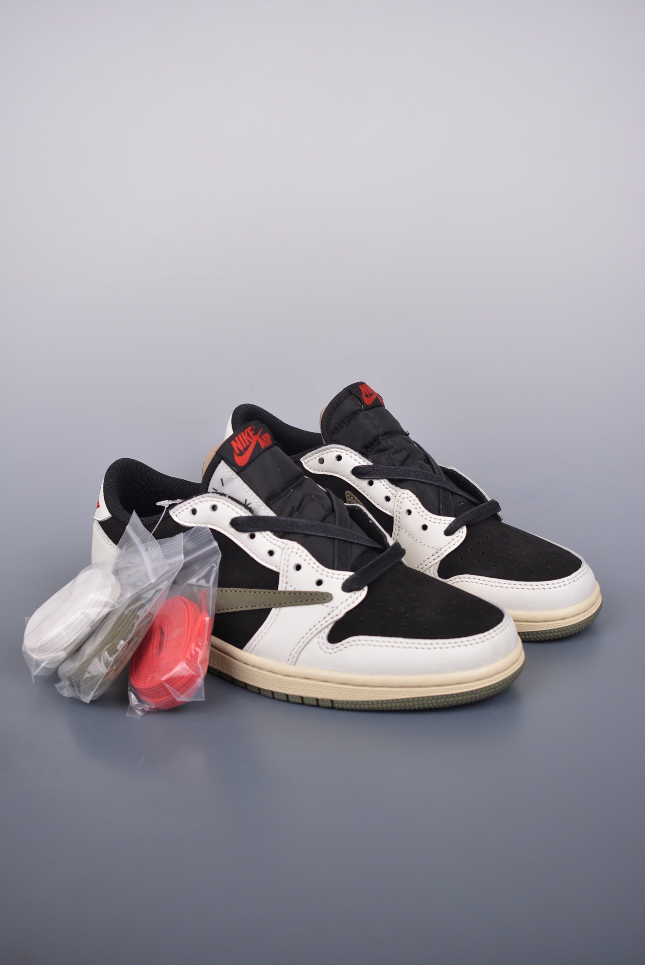Jordan Air Jordan 1 Low Sneakers