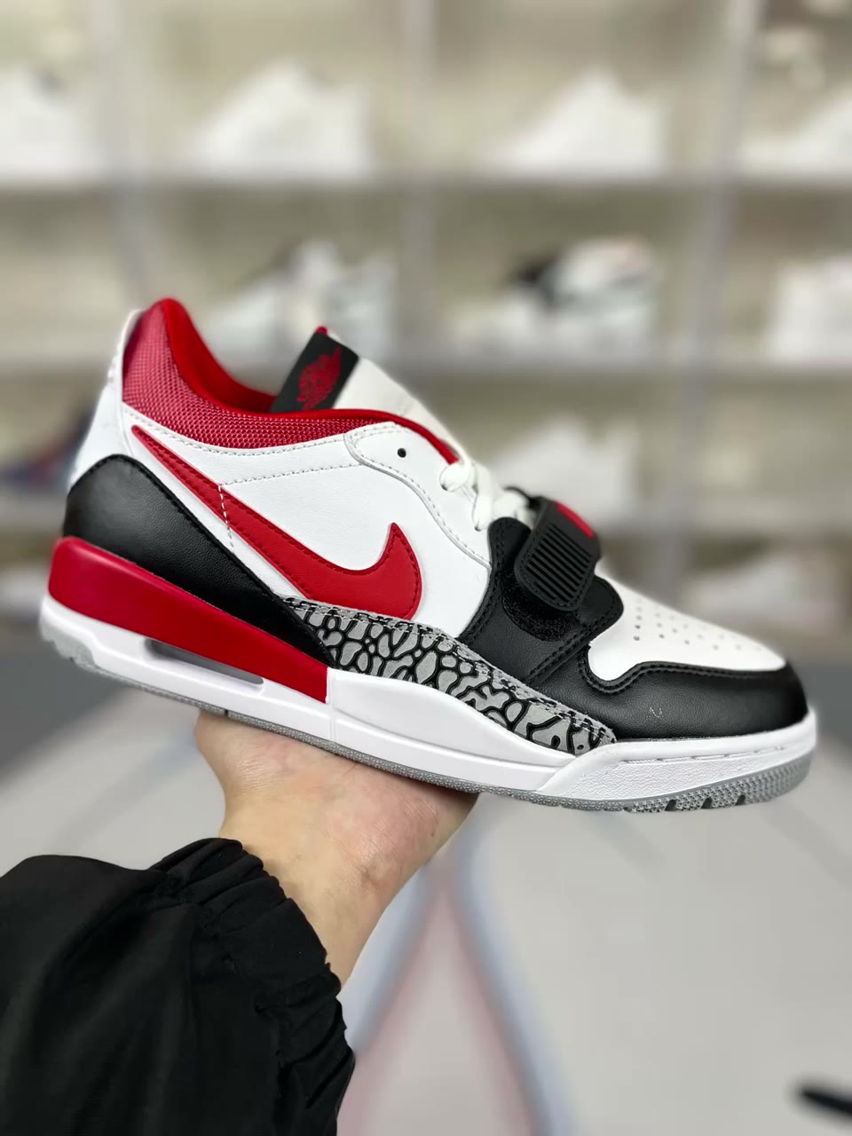 Jordan Legacy 312 Low Bulls Basketball Shoes White Red Chicago