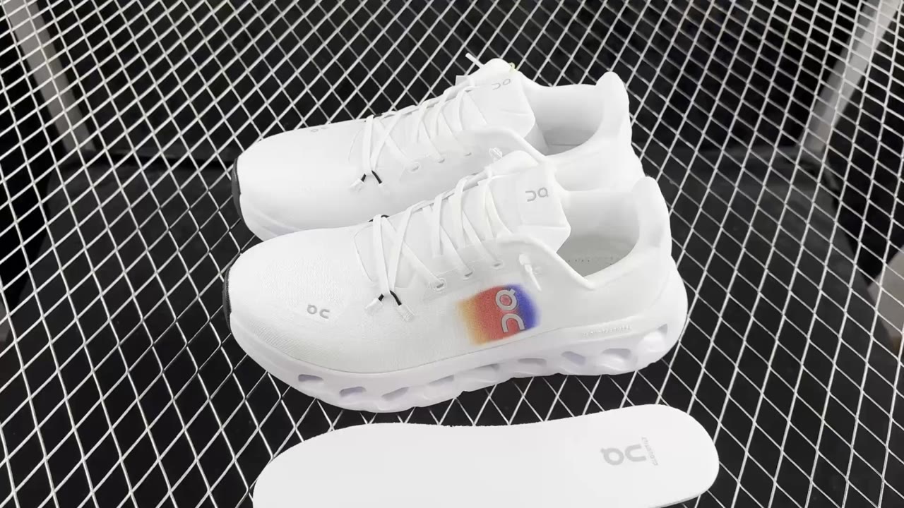 On Cloudtilt Swiss Olympic Undyed Low-Top Running Shoes White