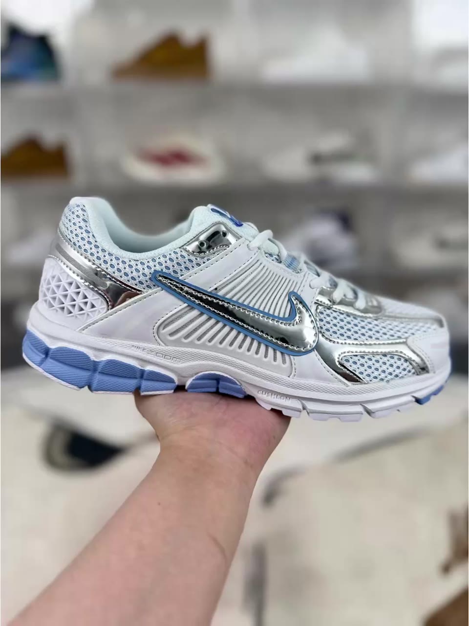Nike Vomero 5 Low-Top Running Shoes White Blue