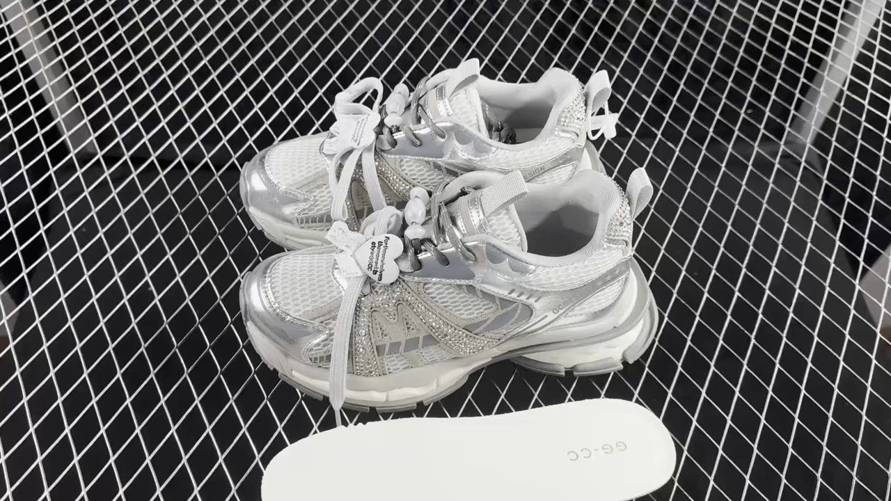 GG-CC Low-Top Lifestyle Sneakers Grey White