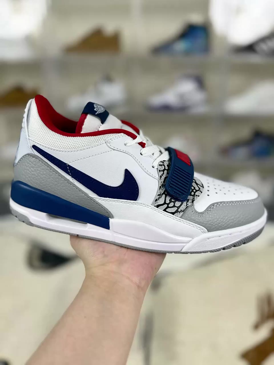 Jordan Legacy 312 Low-Top Basketball Shoes White Blue