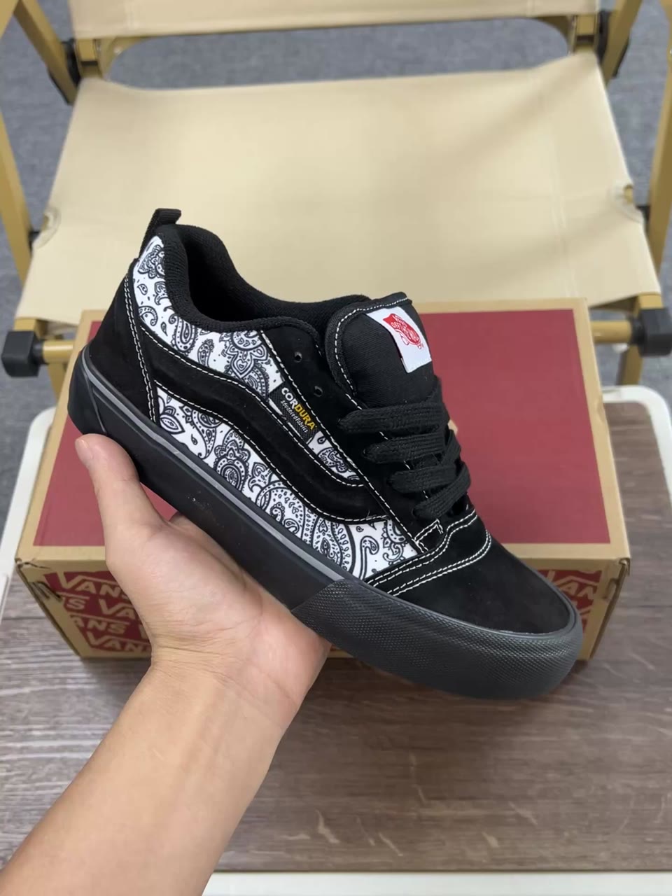 Vans Knu Skool Low-Top Lifestyle Sneakers Black