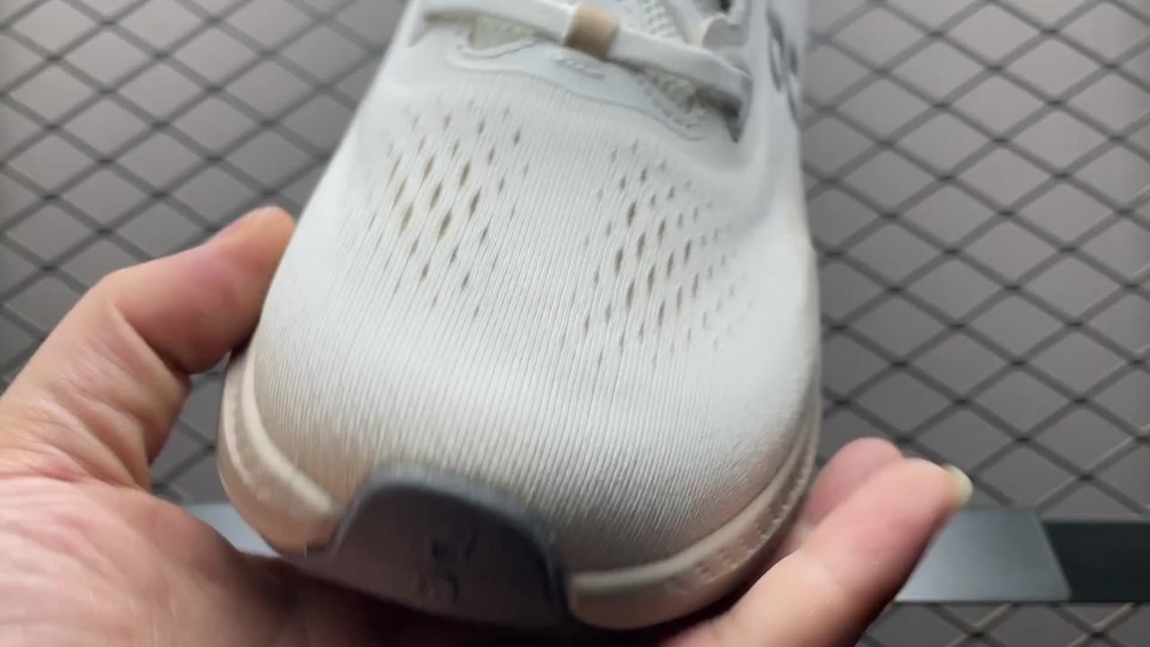 On Cloudsurfer 3 Low-Top Sneakers Multi (ONCLOU-93)
