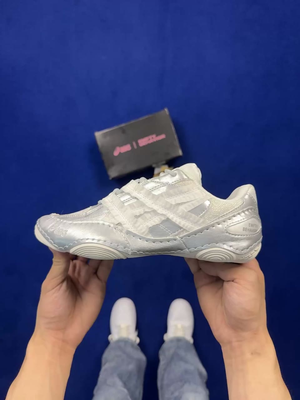 Asics Hypersync Low-Top Lifestyle Sneakers Silver Grey