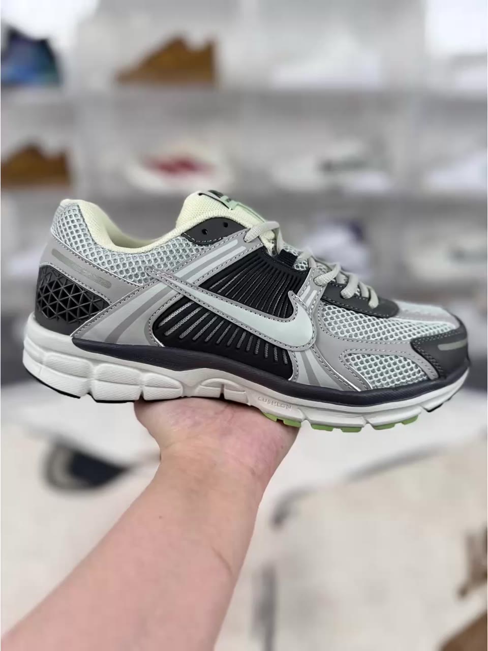 Nike Vomero 5 Low-Top Running Shoes Grey Black