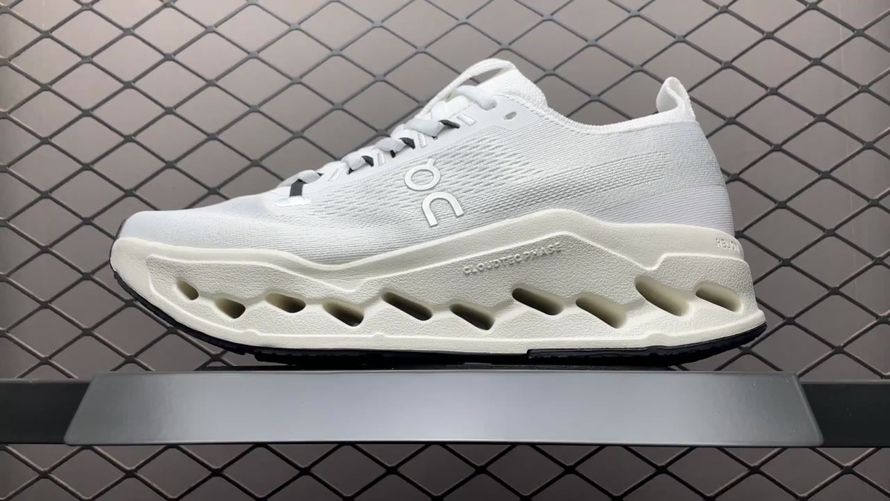 On Cloudsurfer Max Low-Top Sneakers Multi (ONCLOU-68)