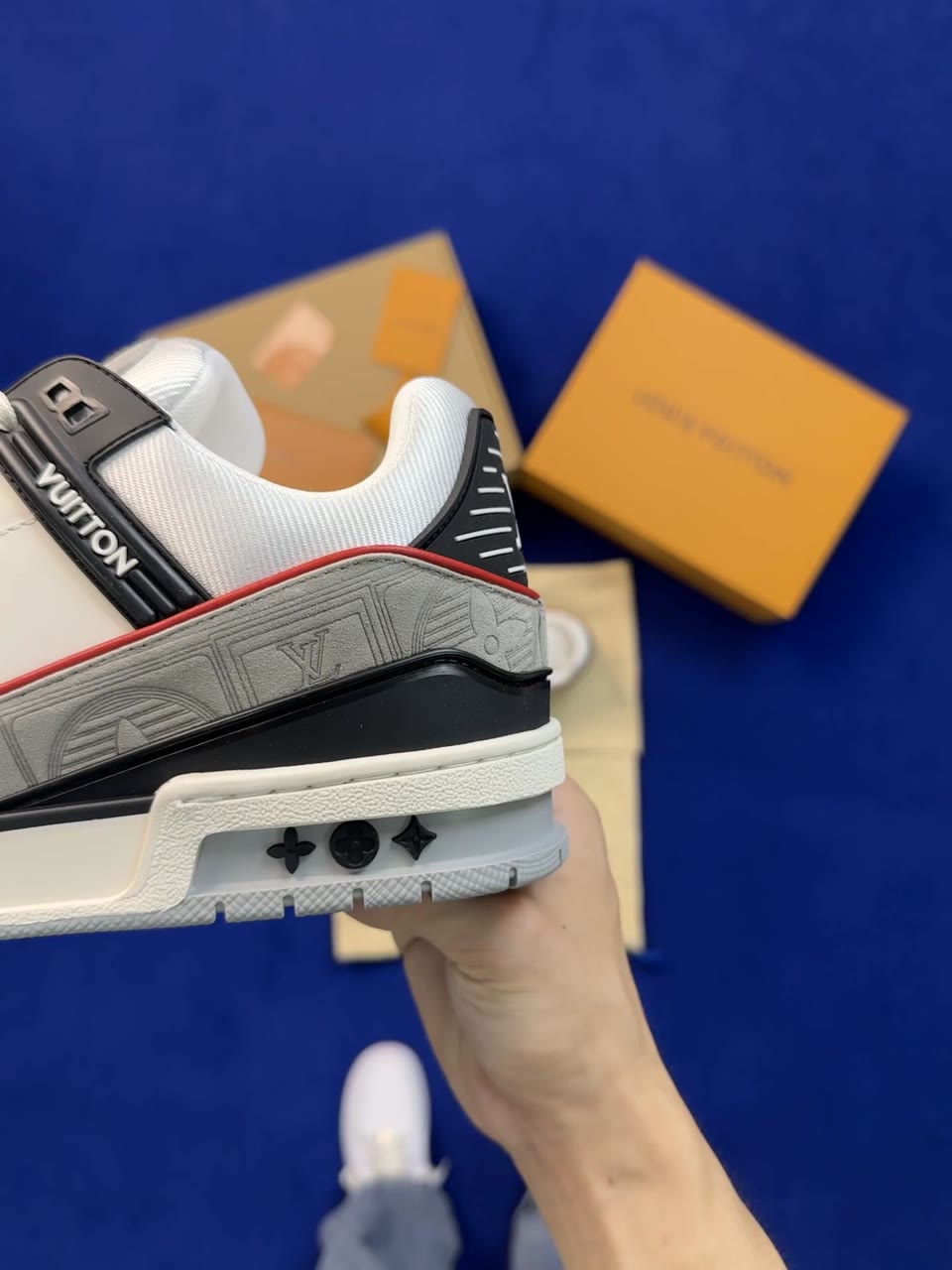 Louis Vuitton Low-Top Running Shoes White Grey