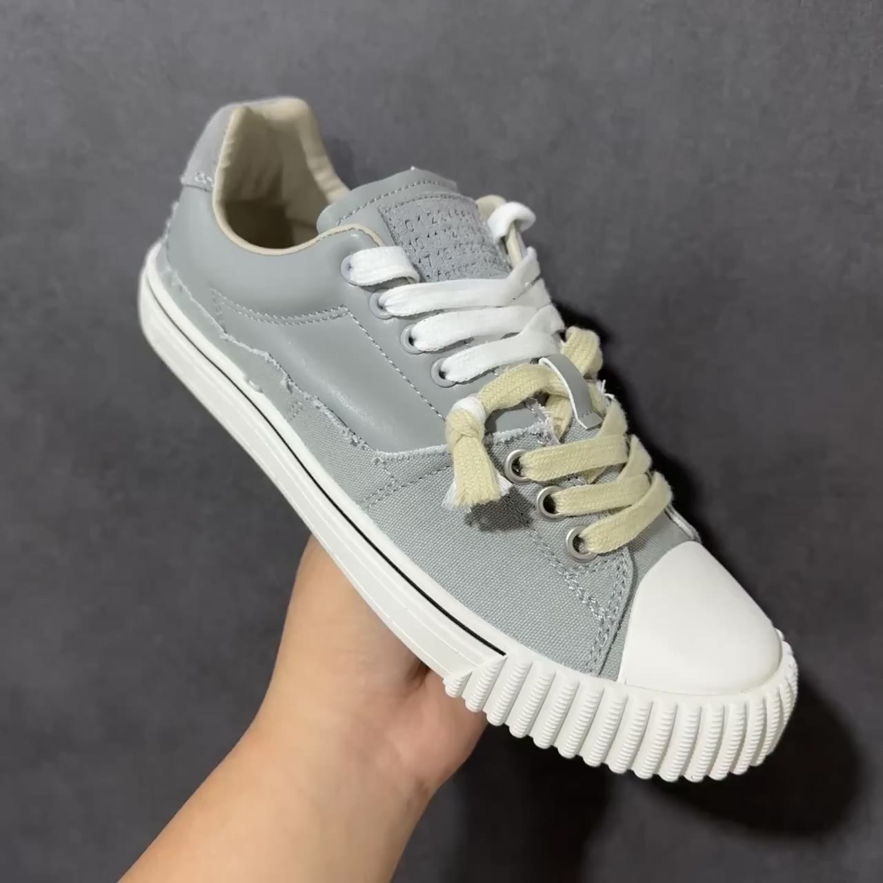 Maison Margiela Evolution Low-Top Skate Shoes Grey White